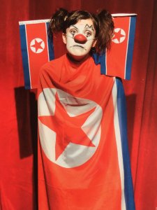 Les Clownesses #25 jouent "Bienvenue en Corée du Nord, spectacle à la férocité enjouée